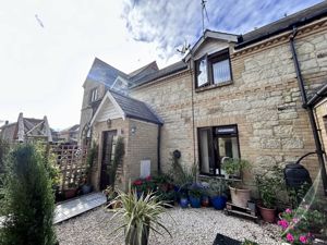 Photo 1- click for photo gallery